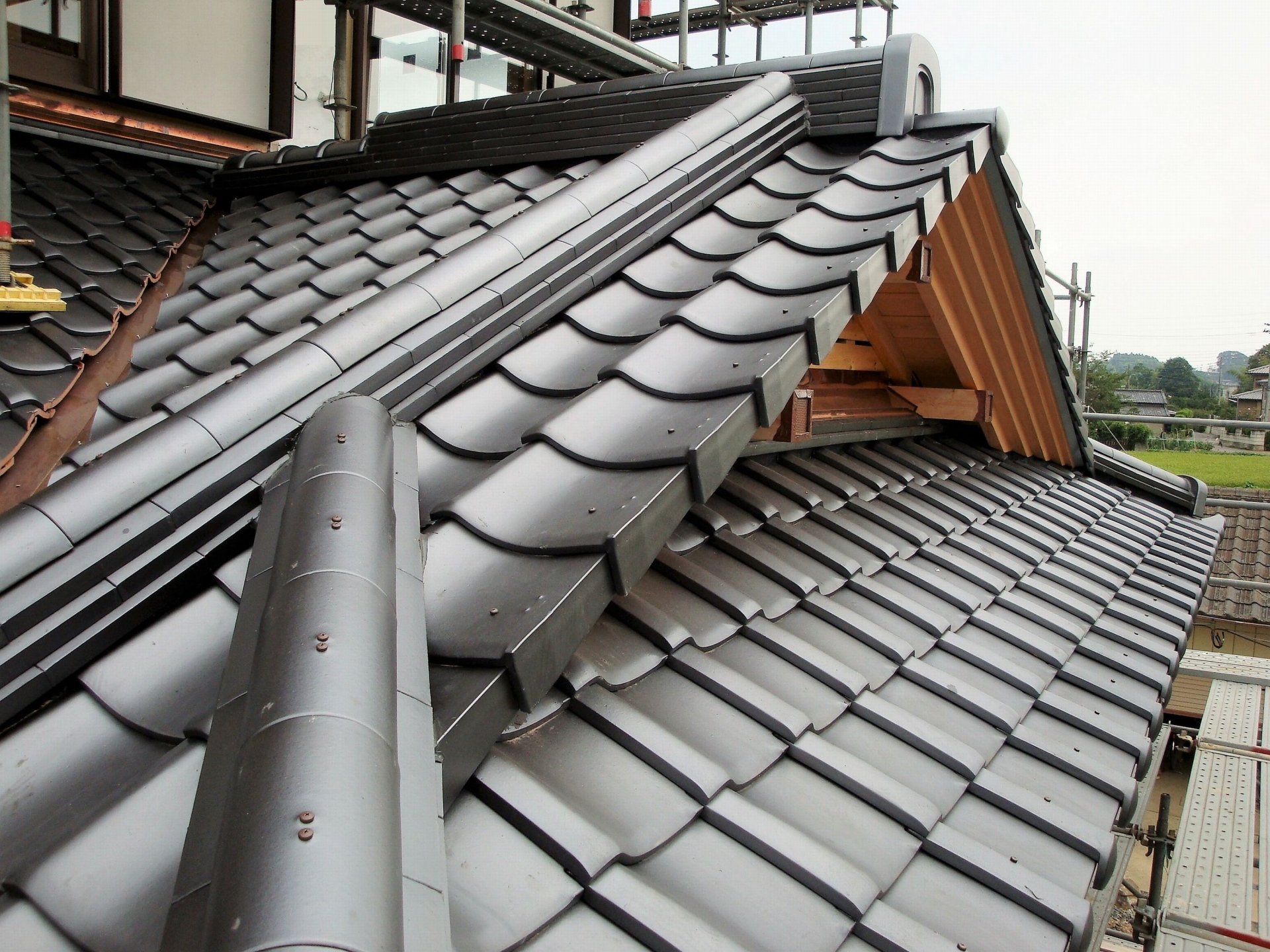 屋根工事を始める前に知っておきたい！「屋根カバー工法（重ね葺き）」とは？
