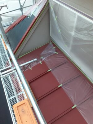 金属屋根を塗装しないとどうなる?塗装の必要性と塗装するタイミング