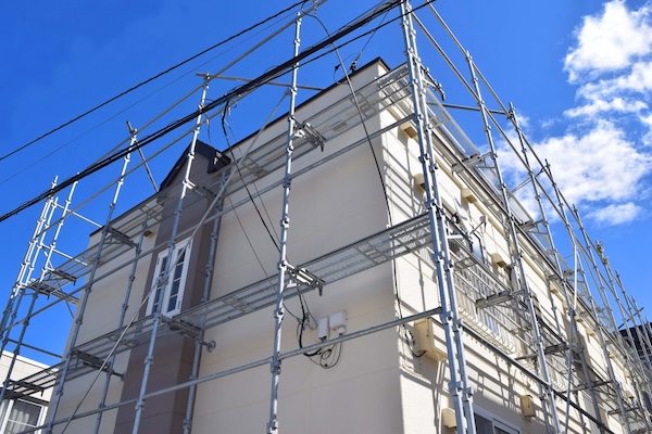 金属屋根塗装の手順と失敗しないための重要ポイント