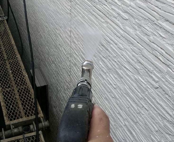 外壁が汚れるのは理由がある!原因と対策について解説!