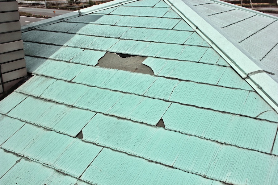 屋根が劣化する5つの原因とは？寿命を縮める要因と放置するリスクを解説