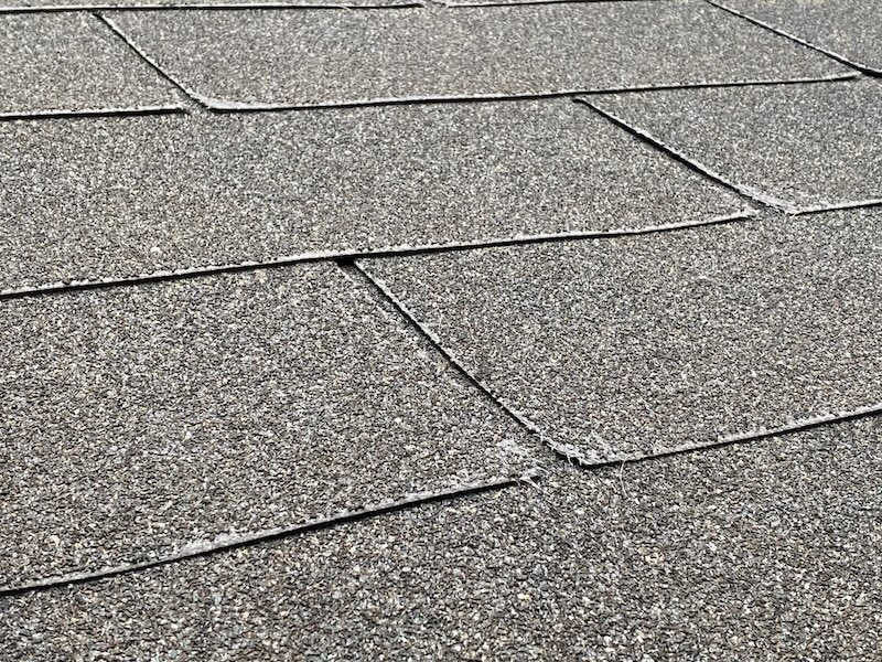 アスファルトシングルに塗装は必要？