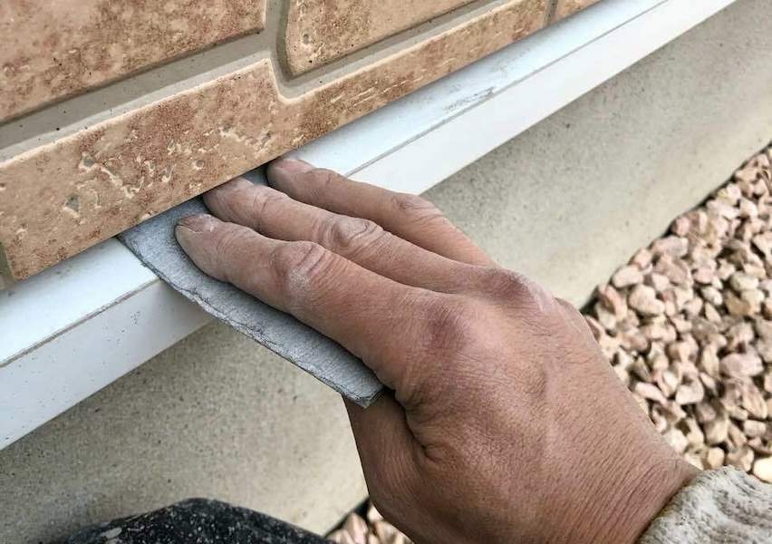 なぜ重要？外壁塗装を成功させる「ケレン」の役割を徹底解説