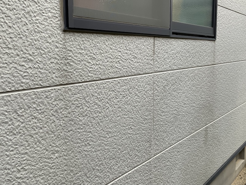 外壁が色褪せてしまう原因と長持ちさせるためのポイント