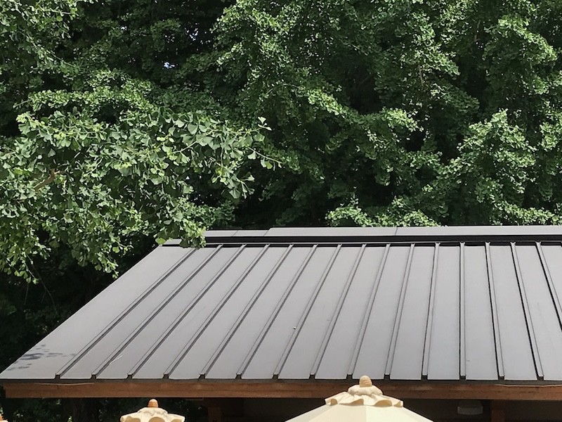 瓦棒屋根・トタン屋根の塗装｜メンテナンスのポイントを解説