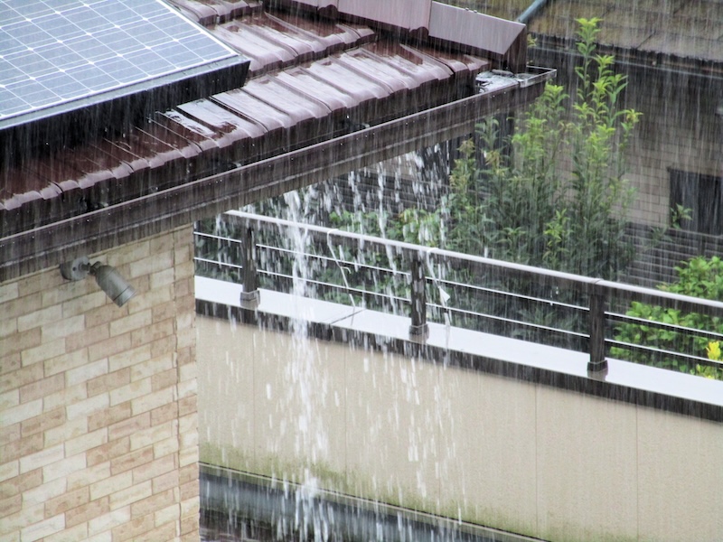 台風で雨樋が飛ばされてしまった！？被害を防ぐ予防策