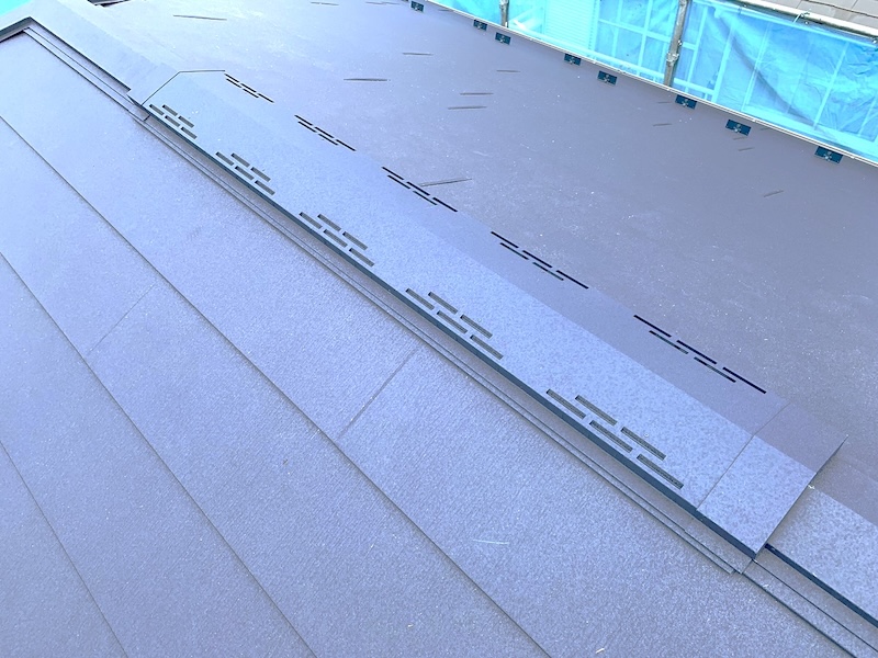 棟板金が外れてしまった！修理に火災保険を使える？