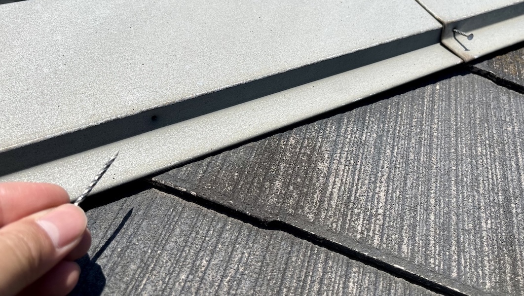棟板金が外れてしまった！修理に火災保険を使える？